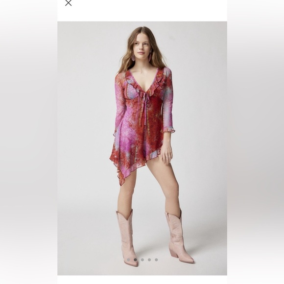 NWOT- URBAN OUTFITTERS- Marina Paisley Asymmetrical
Romper- XL - Picture 1 of 15